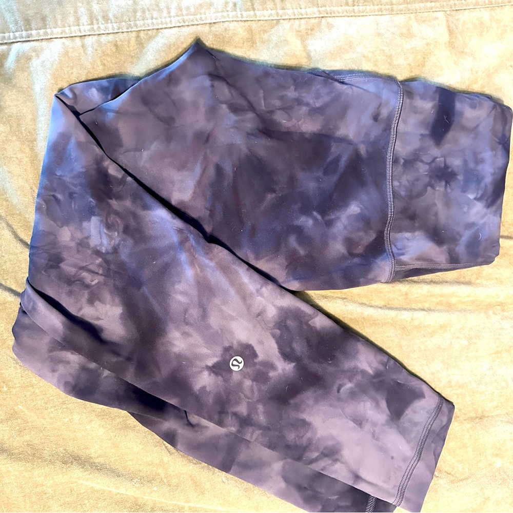 Lululemon size 8 tie dye wunder train leggings high rise tight